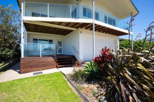 9 Dickinson Avenue-Absolute beachfront!