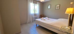 Maisons de vacances Paradis Provencal Villa - Espace Detente et BBQ LMV : photos des chambres