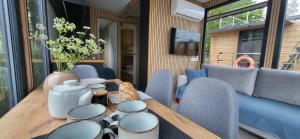 Houseboat SeeSea Mazury - Domek na wodzie Bogaczewo k Giżycka