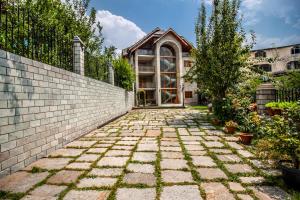 Silverstone Mansions Cottages