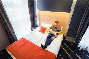 Twin Room with Two Single Beds - Non-Smoking room in Best Western Plus Lakeside Hotel