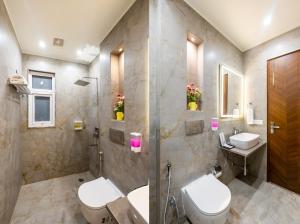Hotel The Luxury Near Delhi Airport