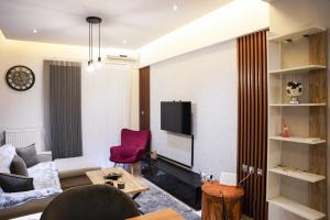 Fully renovated and comfortable apartment!