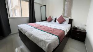 Pinaki Comfort Stay Malad - Near Nesco & Oberoi Mall