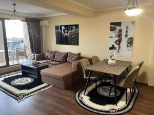 Elegant 1BR Apartment with Balcony in Argisht Palace by Flat Mаnаger