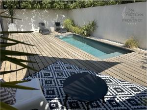 Maisons de vacances Un Petit Coin de Provence - Istres - Maison Contemporaine Avec Piscine Privee Chauffee, Entre Plages Et Provence, Borne 11 kW : photos des chambres