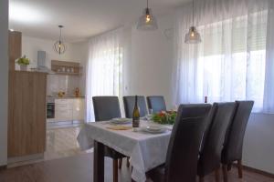 Summer Dream House Maria