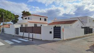 Maisons de vacances Villa contemporaine a 2 pas de la mer avec piscine privee : photos des chambres