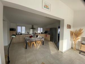 Maisons de vacances Villa contemporaine a 2 pas de la mer avec piscine privee : photos des chambres