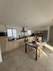 Maisons de vacances Villa contemporaine a 2 pas de la mer avec piscine privee : photos des chambres