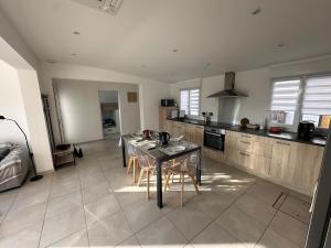 Maisons de vacances Villa contemporaine a 2 pas de la mer avec piscine privee : photos des chambres