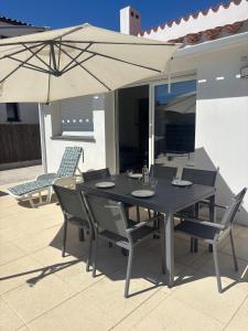 Maisons de vacances Villa contemporaine a 2 pas de la mer avec piscine privee : photos des chambres