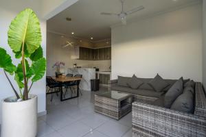 The Kakadu - A new modern 2BR Villa with private pool in Seminyak