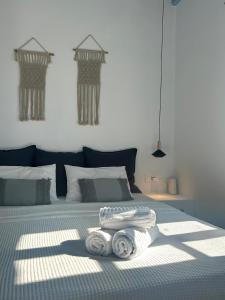 Blue and White Mykonos ap2