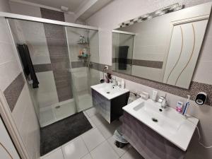 Sejours chez l'habitant Chambres Logement 130m2 - Circuit 24h Le Mans : photos des chambres