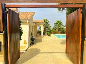 Villa Pleiades - sea views, private pool & hot tub