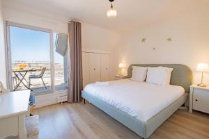 LEnvol - Eiffel Tower view, near metro