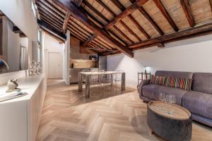 Madama Lucrezia - Fontana di Trevi & Pantheon