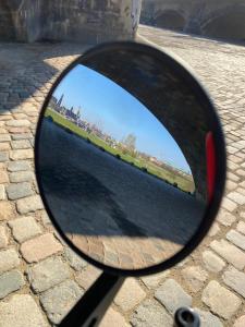 Dresden Zentral Altstadt am Neptunbrunnen zwei Zimmer