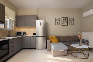 3 Bed Villa - Sleeps 6 - Pool - Terrace - Parking