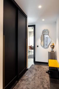 Luxury seaside penthouse with a view of the old town