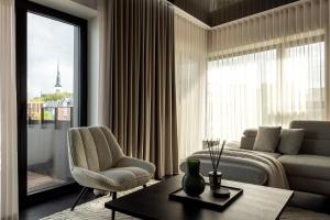 Luxury seaside penthouse with a view of the old town