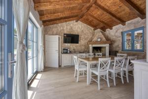 Villa Mali Vareski with Pool - Happy Rentals