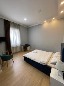 Villa with yard in the center