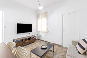 Sunlight Escape in Alicante Old Town