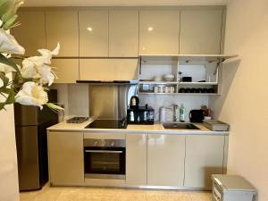 1BR condo with Amazing KLCC View & Infinity Pool at Lalaport Bukit Bintang
