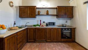 VILLA LE TORNAIE 14, Emma Villas