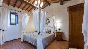 VILLA LE TORNAIE 14, Emma Villas