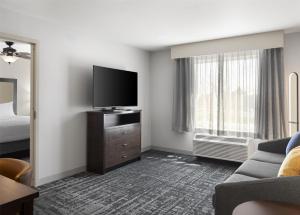 One-Bedroom King Suite room in Homewood Suites by Hilton Akron/Fairlawn