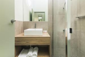 Nightcap at Atherton Hotel