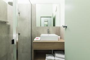 Nightcap at Atherton Hotel