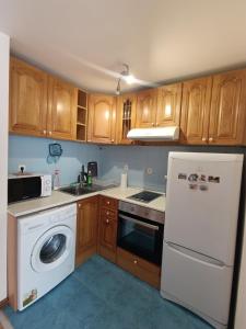 Venelins Sunny Apartment With Parking Space