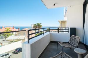 Bantry Bay Retreat, Ocean and Mountain Views