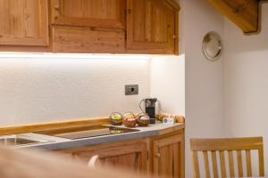 Aux Pieds du Malatra 1