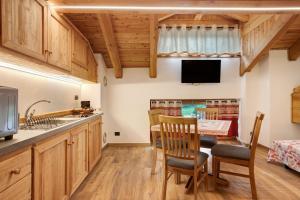 Aux Pieds du Malatra 1