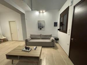 L Apartment