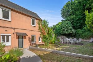 Maisons de vacances Maison Calme avec Jardin - 10 pers - Proche Centre Rouen : photos des chambres