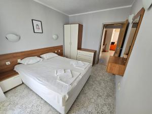 Тристаен просторен апартамент с две отделни спални