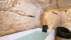 La Grotta del Relax by Rentbeat