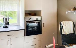 2 Bedroom Awesome Home In Gislatorp