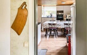 2 Bedroom Awesome Home In Gislatorp