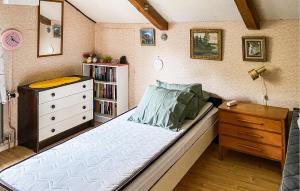 2 Bedroom Awesome Home In Gislatorp