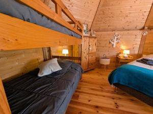 Maisons de vacances Gites en bord de Saone avec hebergements insolites climatises - FR-1-583-393 : photos des chambres