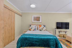 Chic Open Living Luxury Studio