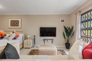 Chic Open Living Luxury Studio