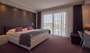 Superior Double Room with Side Sea View and Balcony room in Hotel Life